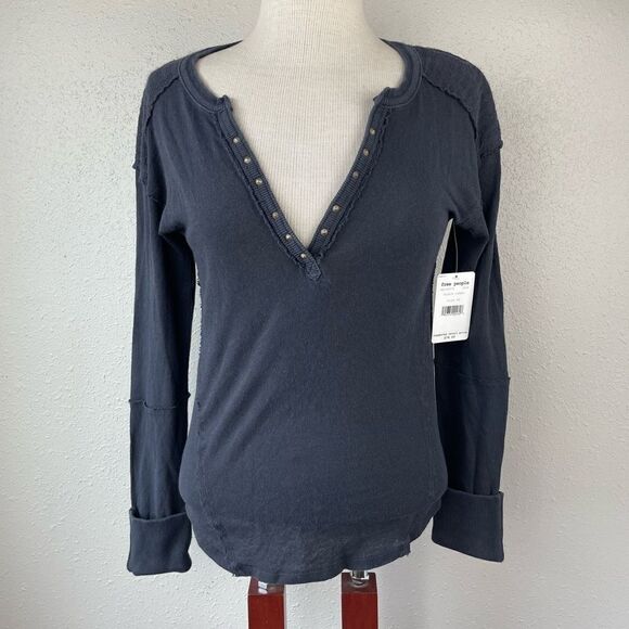 NWT We The Free V-Neck Top Size XS - Picture 1 of 8
